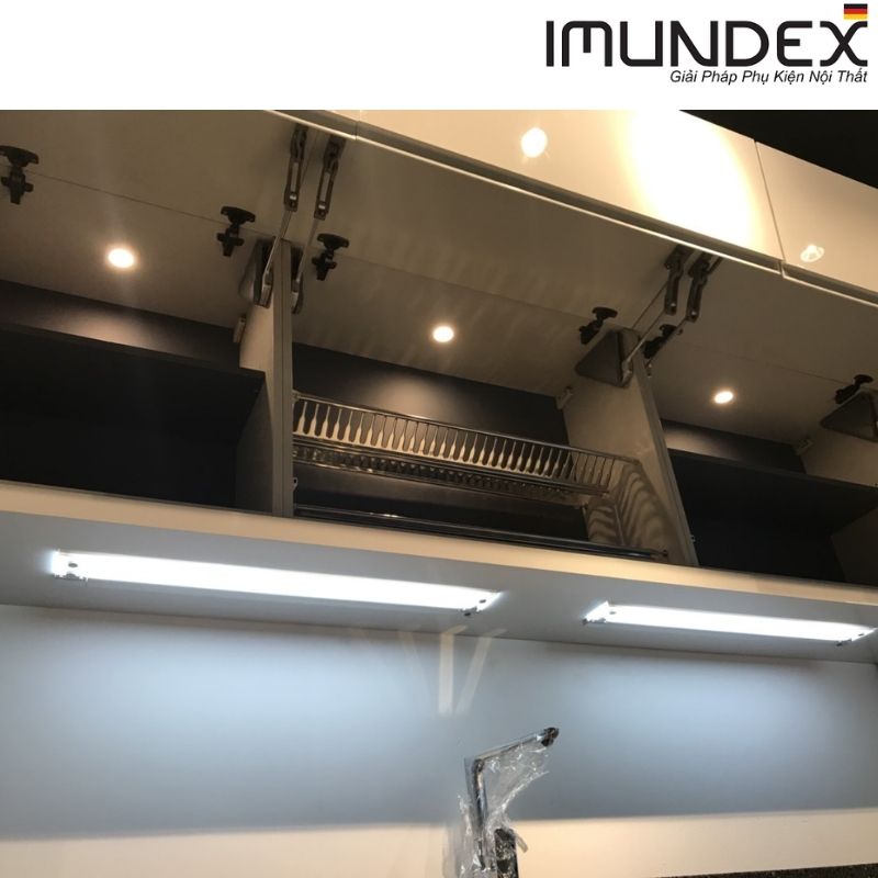 Đèn LED phía dưới tủ treo Imundex 7606000
